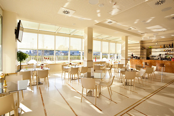 Breaking Business Hotel - photo 5