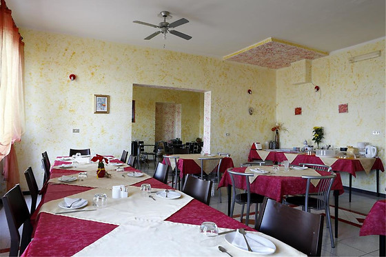 Hotel Food & Drink - photo 3