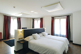 HOTEL CIENBALCONES